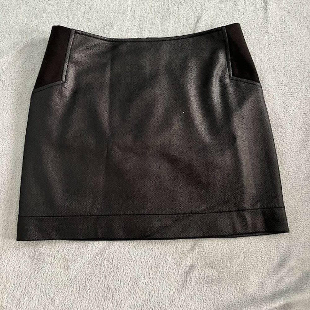 BCBG Black Skirt XS Like New